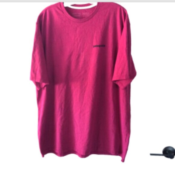 Patagonia Men’s T-Shirt Sz XL Red Purple Logo Graphic Print Short Sleeve Cotton - Picture 3 of 9